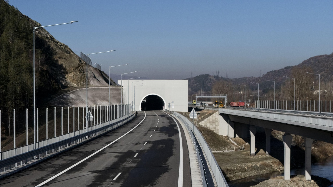 Движението през тунел "Железница" на АМ "Струма" ще бъде пуснато на 20 февруари