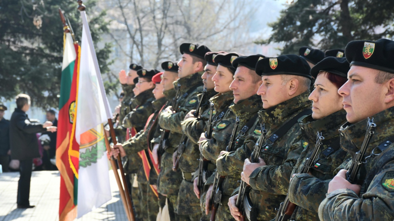 С военни почести и панихида в Хасково бе отбелязана годишнината от обесването на Васил Левски