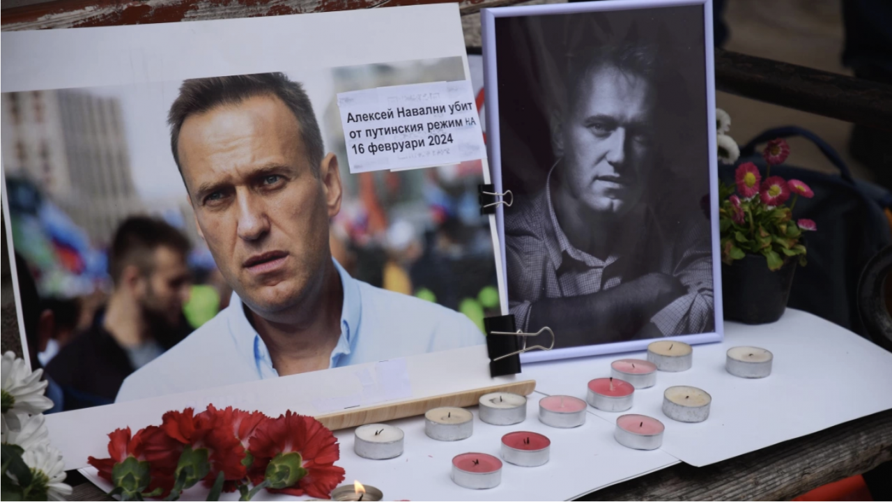 По тялото на Навални има синини, твърди "Новая газета Европа"