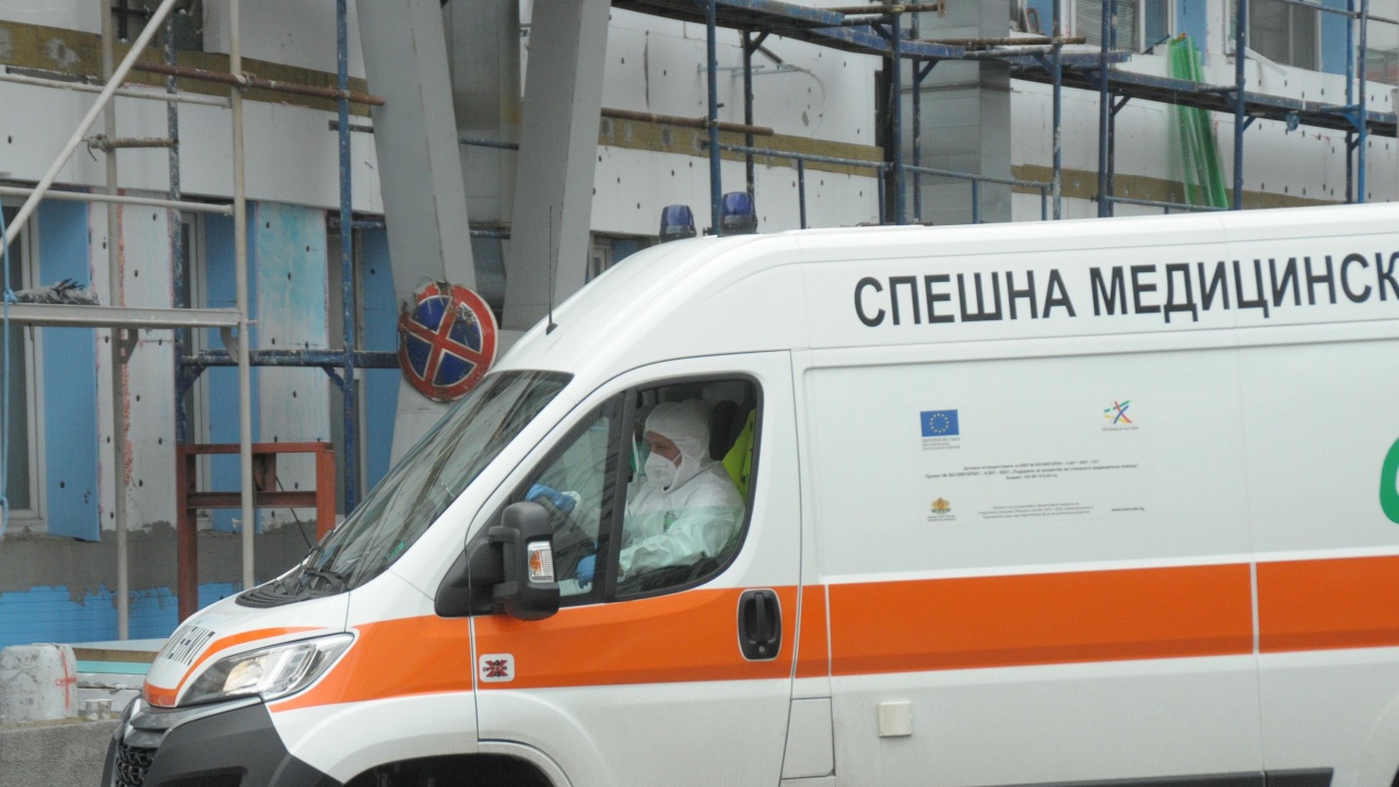 Наказват медици в Сливен след смъртта на жена заради отказана линейка