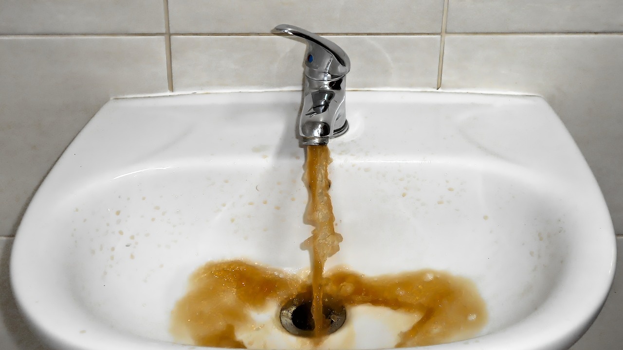 Замърсена вода в три монтански села