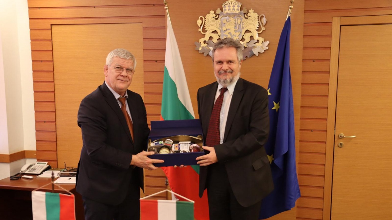 Министър Вътев се срещна с посланика на Унгария в България Н. Пр. д-р Миклош Борош