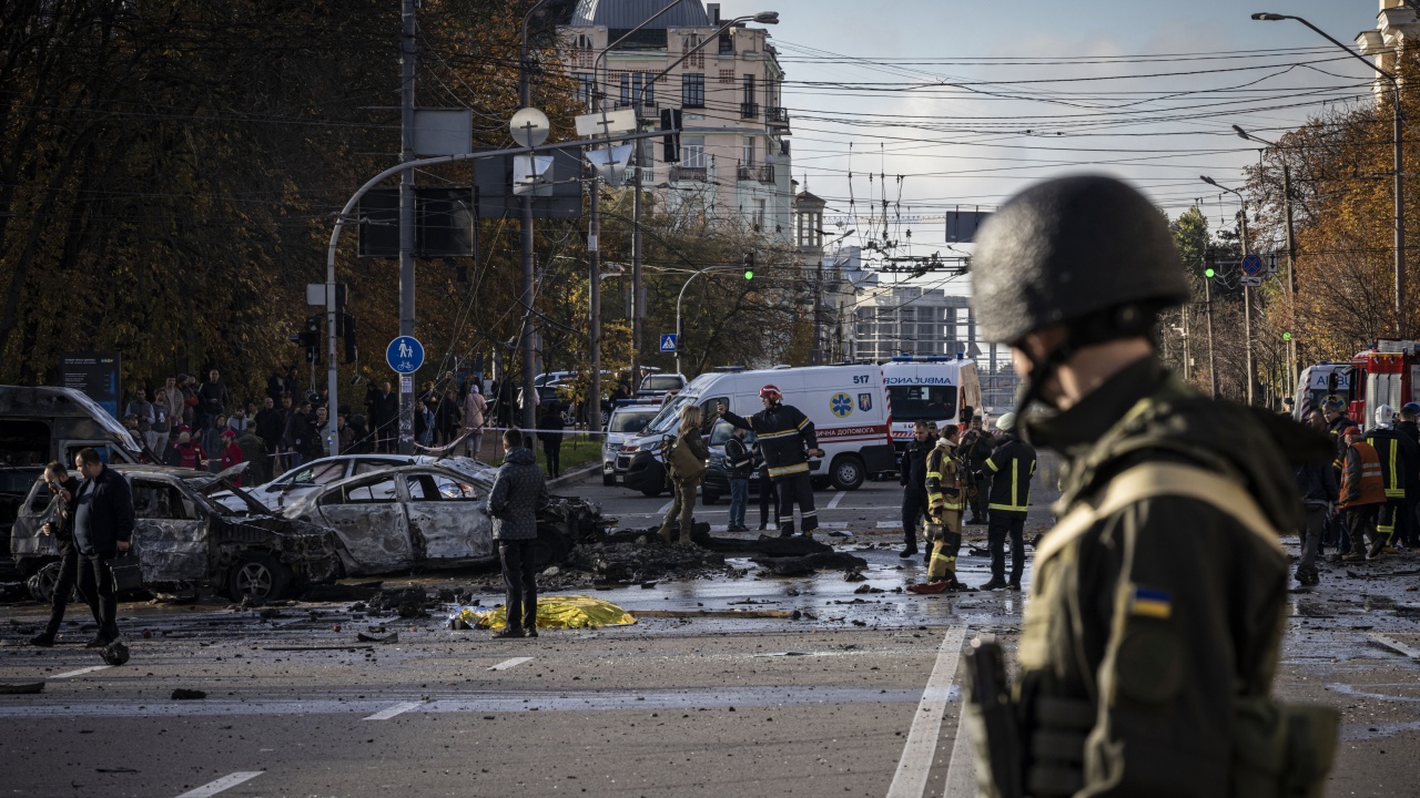 Двама украински полицаи бяха убити при руски обстрел