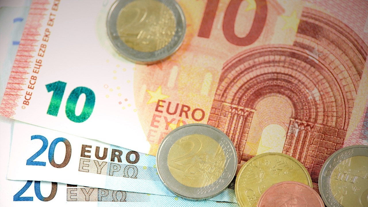 Еврото се търгува за 1,0835 долара в междубанковата търговия