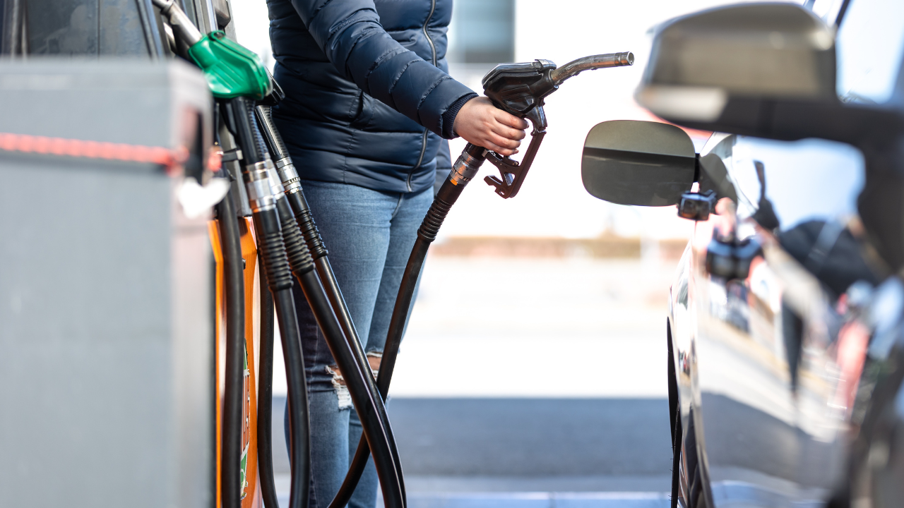 Цените на горивата по бензиностанциите вървят плавно нагоре