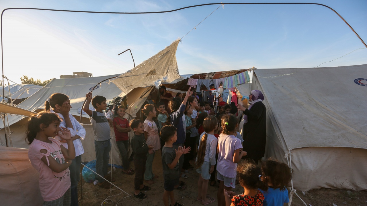 ЕК ще осигури средства за агенцията на ООН за подпомагане на палестински бежанци