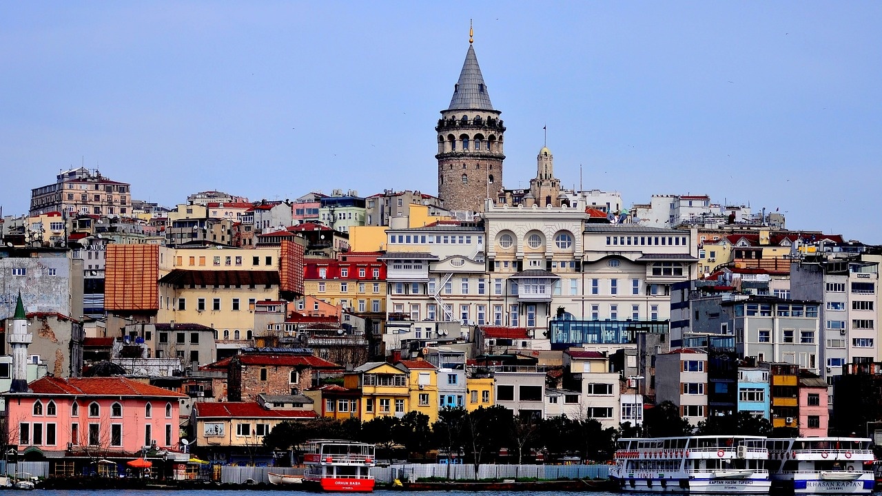 Защо намалява населението в Истанбул?