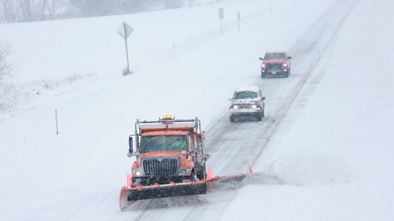 Затвориха част от магистрала в САЩ заради страховита снежна буря