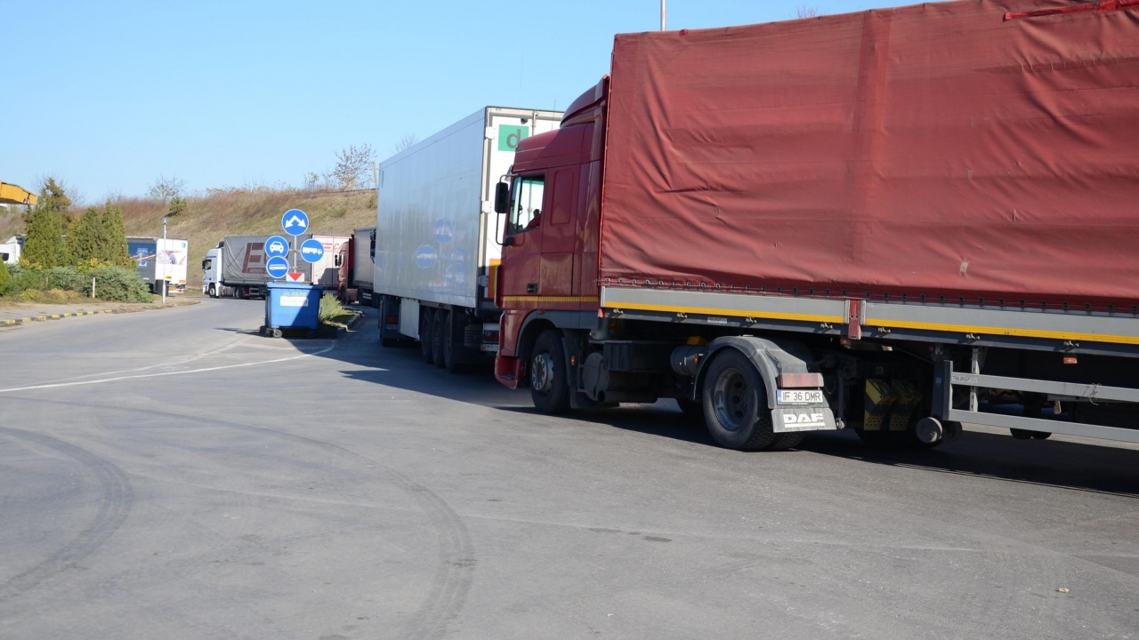 Трафикът е интензивен на гранични пунктове с Румъния и със