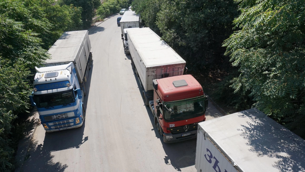 Полицията в Бургас започна извънредни проверки на извънгабаритни тежки превозни
