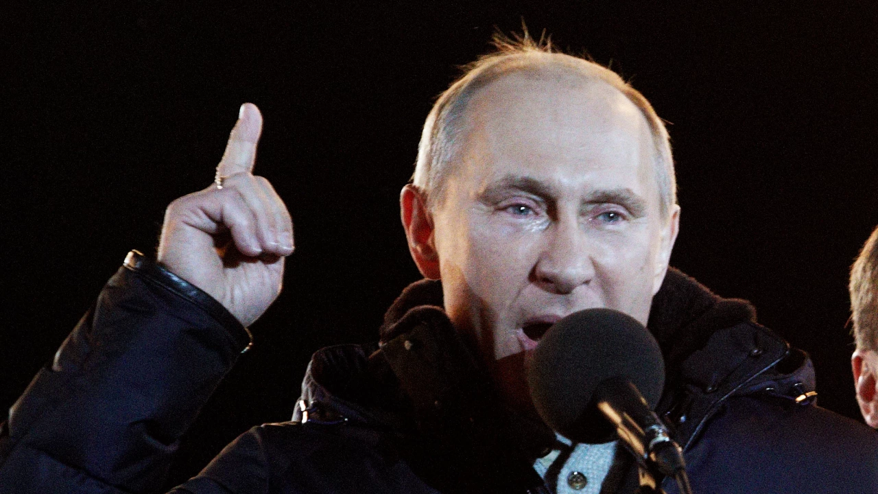 Да изгорим чучелото на руския президент Владимир Путин Владимир Путин