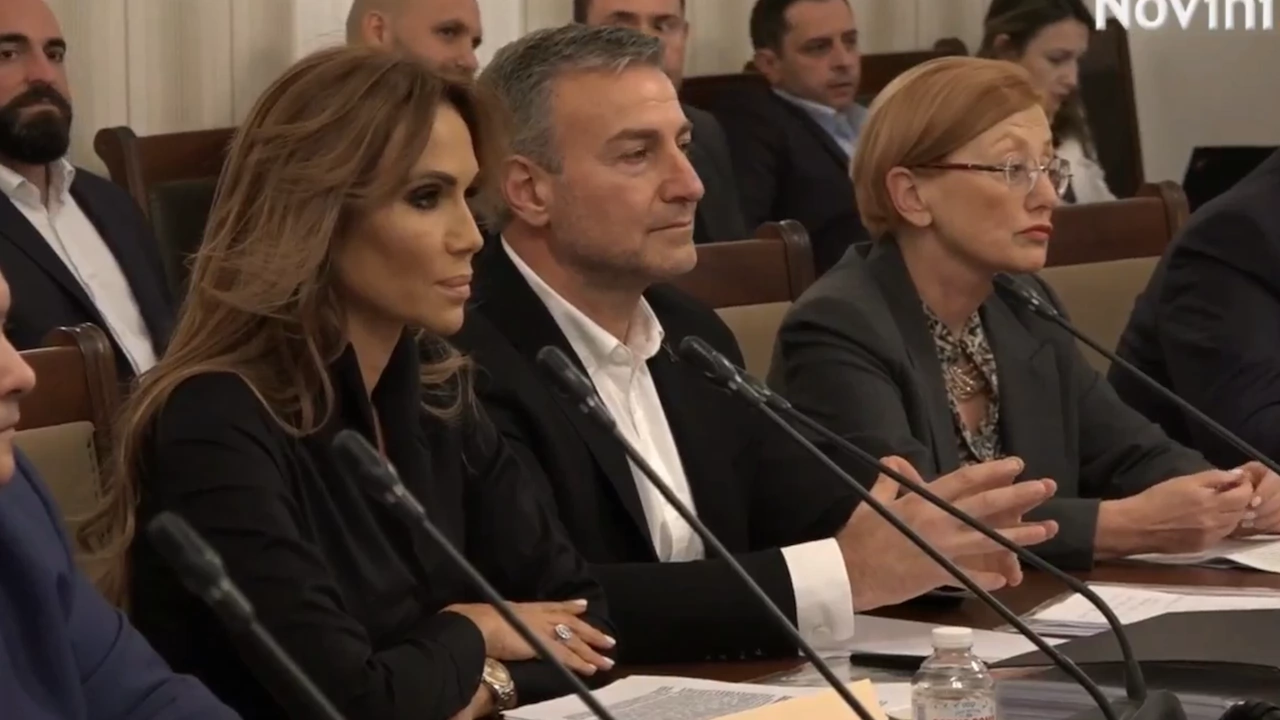 Депутатите изслушват Ивайла Бакалова и съпруга ѝ Веселин Денков за