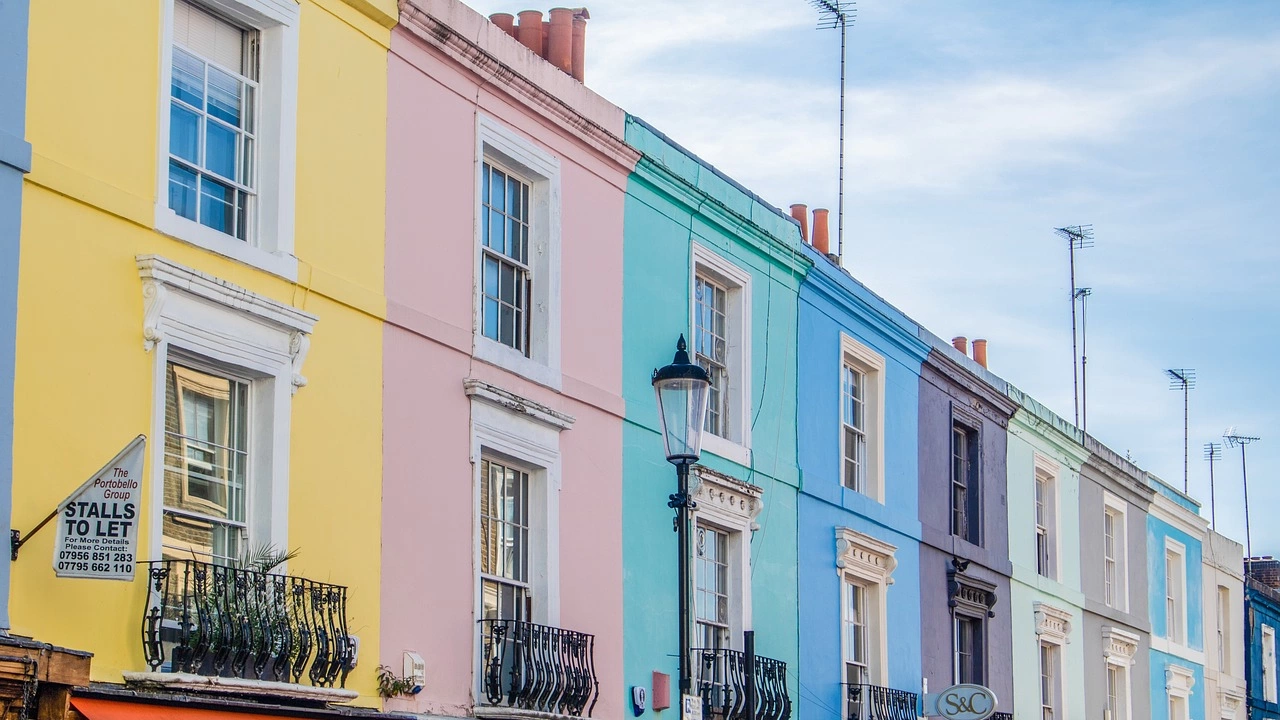 Средните цени на жилищата във Великобритания се покачват през февруари