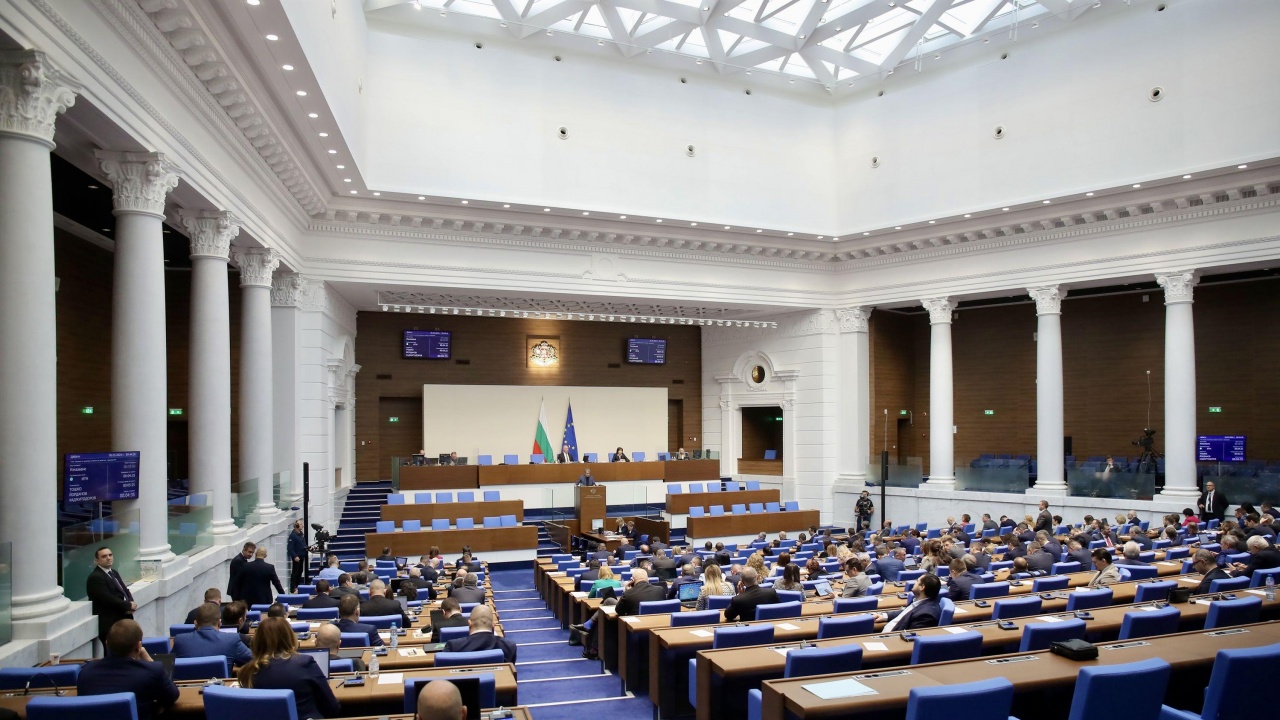 Днешното заседание на Народното събрание ще е изцяло за парламентарен