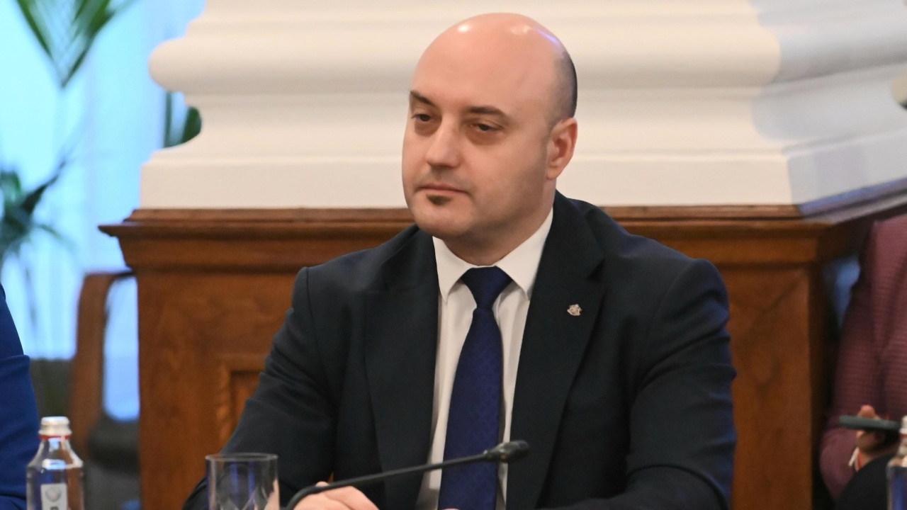 Атанас Славов: ПП-ДБ преговарят за 9 месеца, не и за пълен мандат