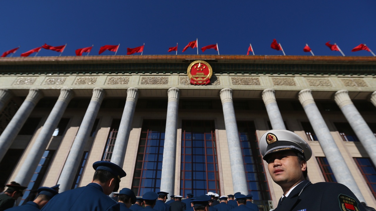Китайският парламент преразгледа закон, с който предоставя на Комунистическата партия