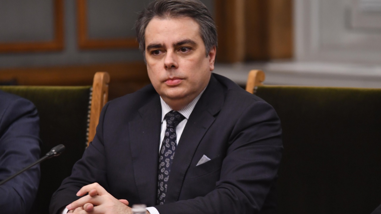 Журналист: Асен Василев е най-важната фигура за ПП-ДБ в този кабинет