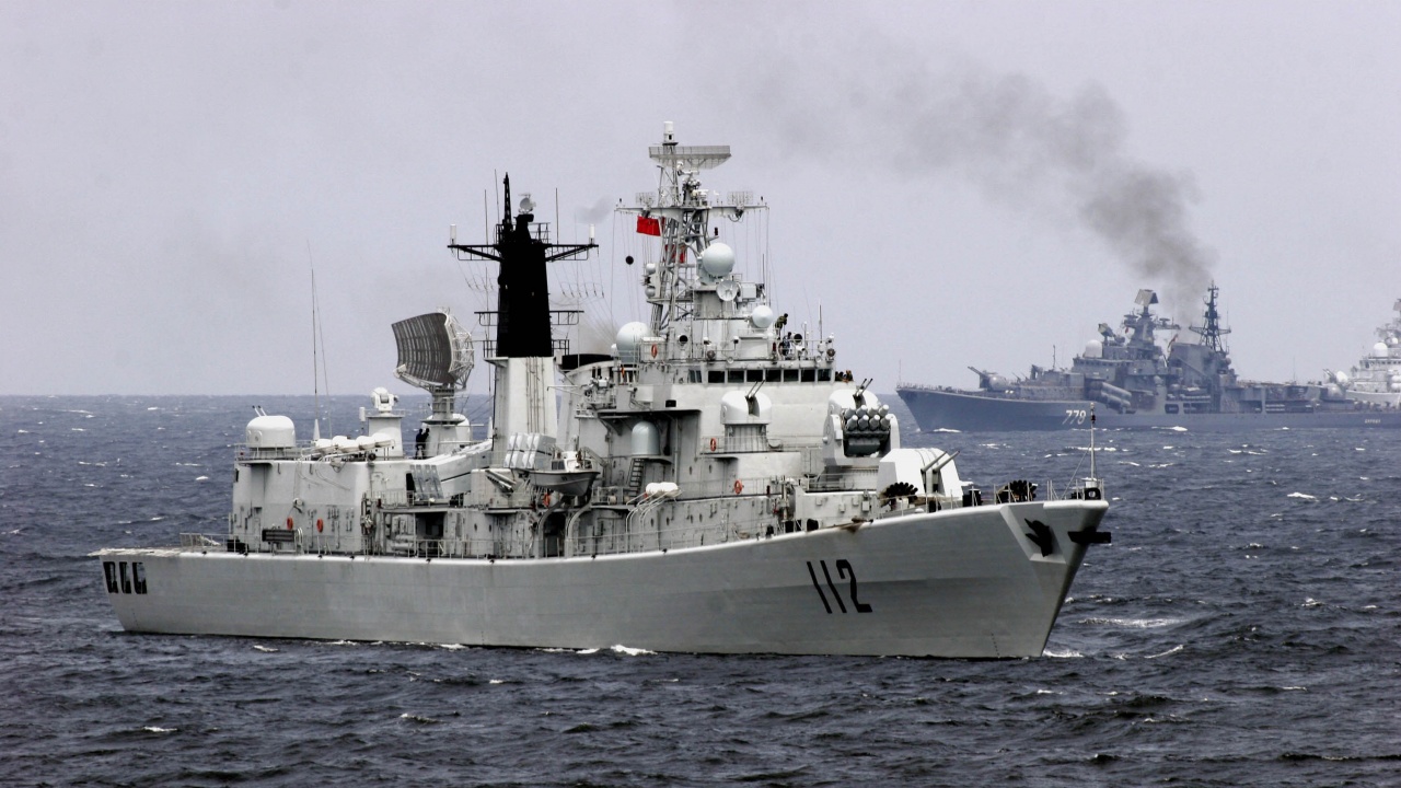 Русия съобщи, че група нейни военни кораби са пристигнали в
