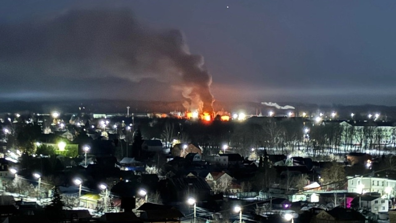 Гори петролен склад в руския град Орел, след украинска атака