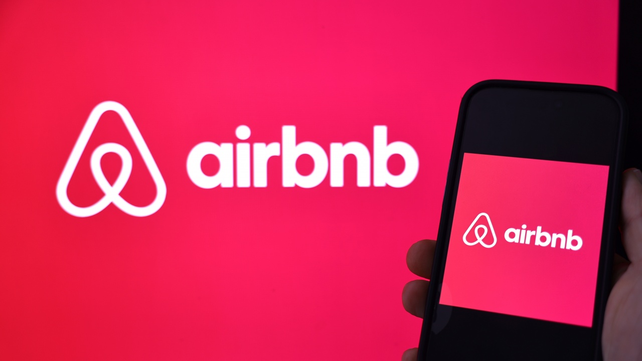 Airbnb забранява използването на вътрешни камери за сигурност, обявиха от