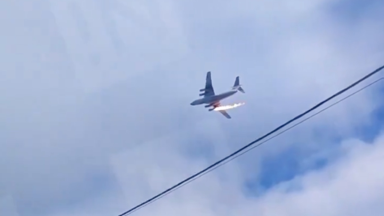Товарен самолет Ил-76 се разби в руската Ивановска област, съобщи