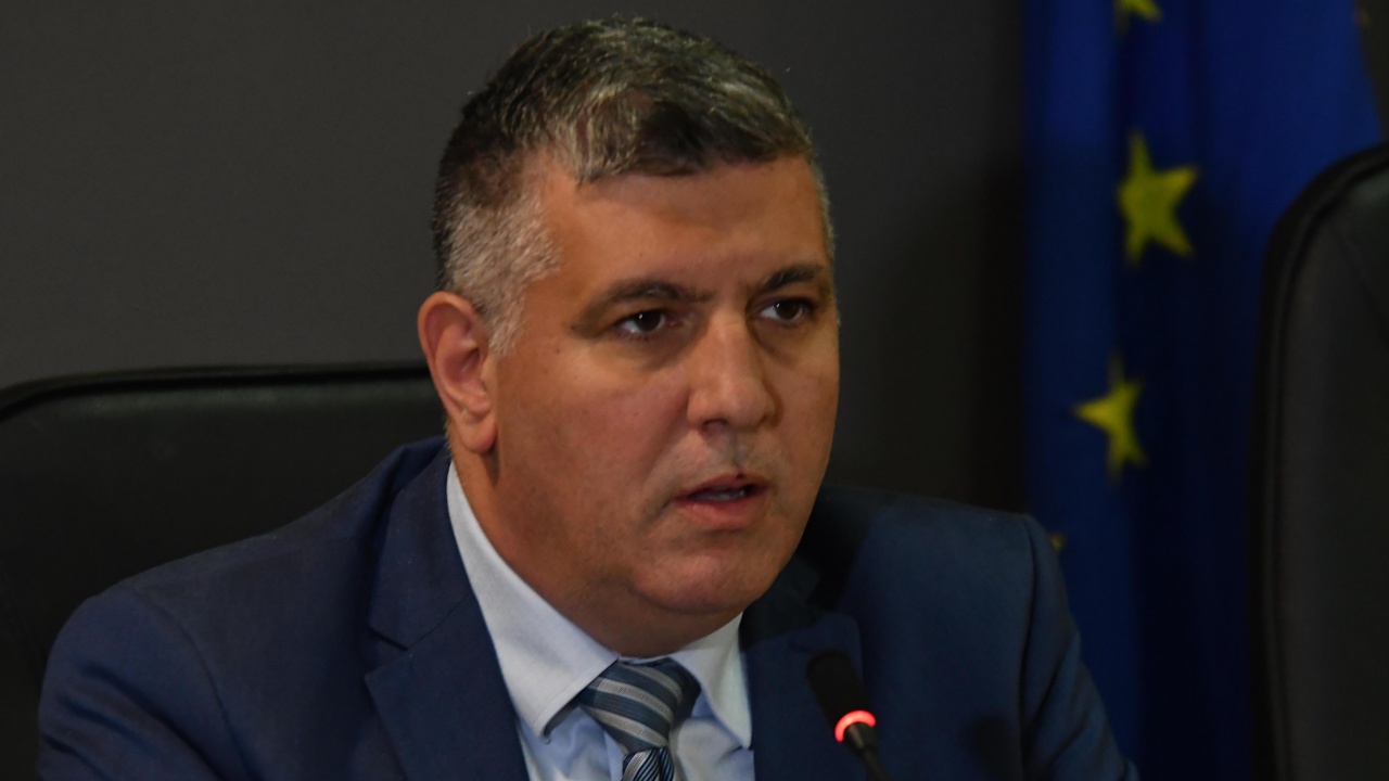 Министър Андрей Цеков е подписал 442 споразумения със 115 общини
