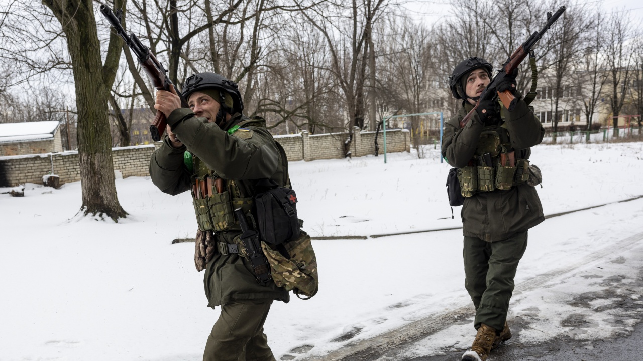 Влезлите в Русия въоръжени опоненти на Кремъл показаха кадри от специалната си операция