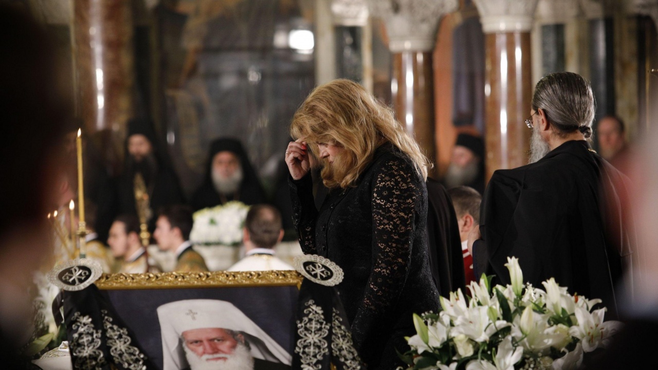 Илияна Йотова: От патриарх Неофит като народ трябва да се научим на толерантност и на обич помежду ни