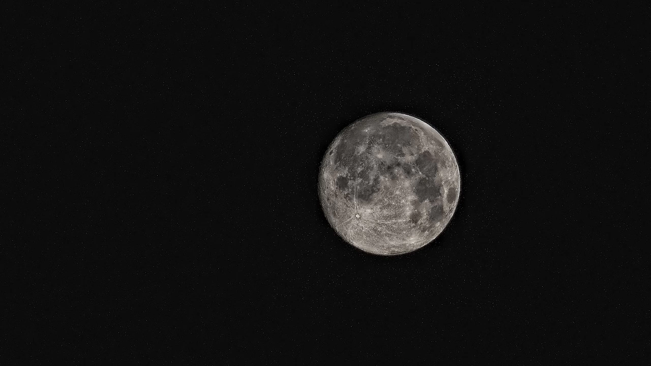 Луната е в знак  Овен до 02 29 на 13 март