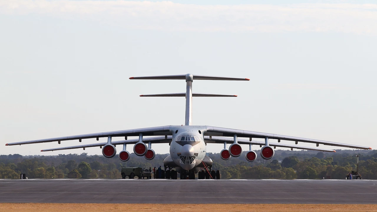 Товарен самолет собственост на поставена под санкции от САЩ руска