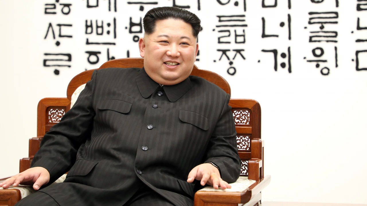 Лидерът на Корейската народнодемократична република КНДР снощи е ръководил военна