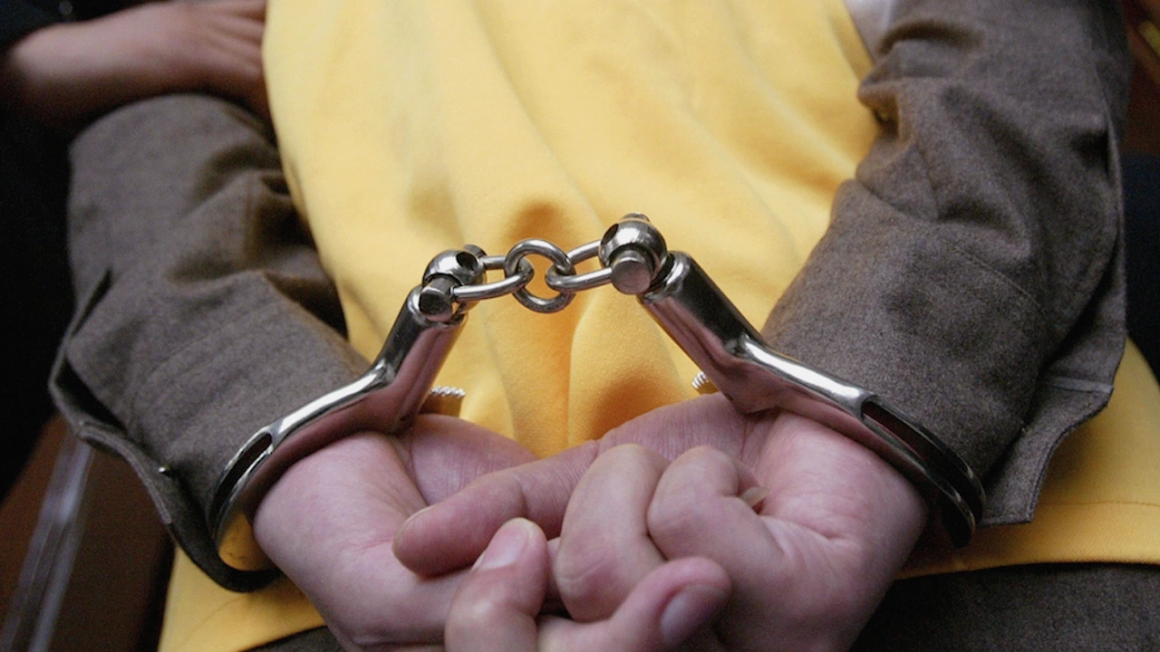 Тридесетгодишен криминално проявен от село Торос е задържан за срок