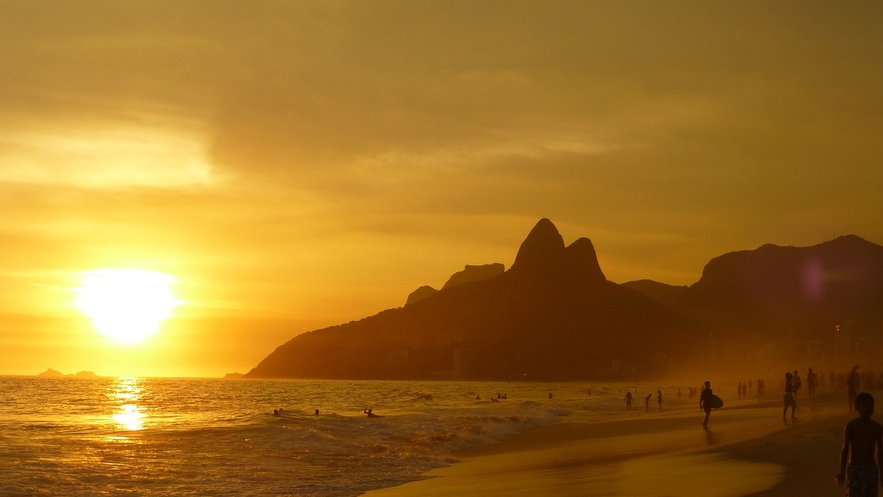 Горещата вълна, която задушава Бразилия, постави нови рекорди, като топлинният