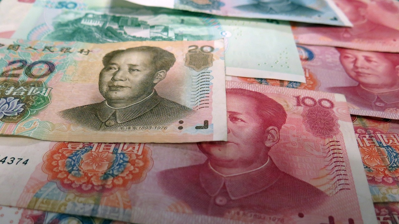 Китайският юан спадна до четиримесечно дъно