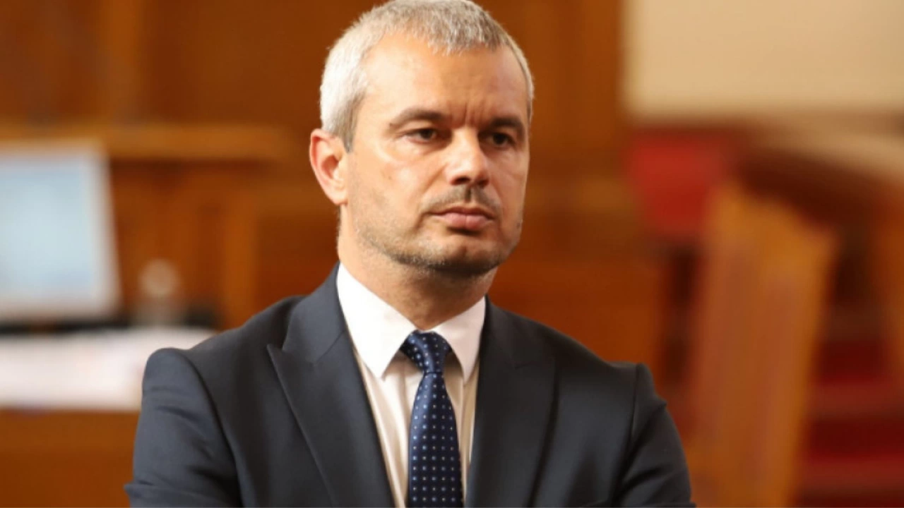Председателят на Костадин Костадинов коментира пред журналисти актуалната политическа обстановка  