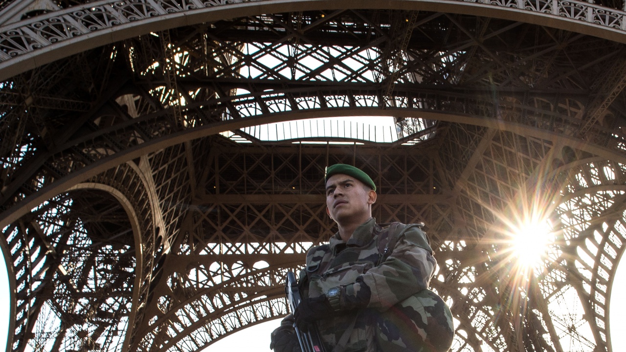 Франция ще увеличи броя на войниците в рамките на антитерористичната