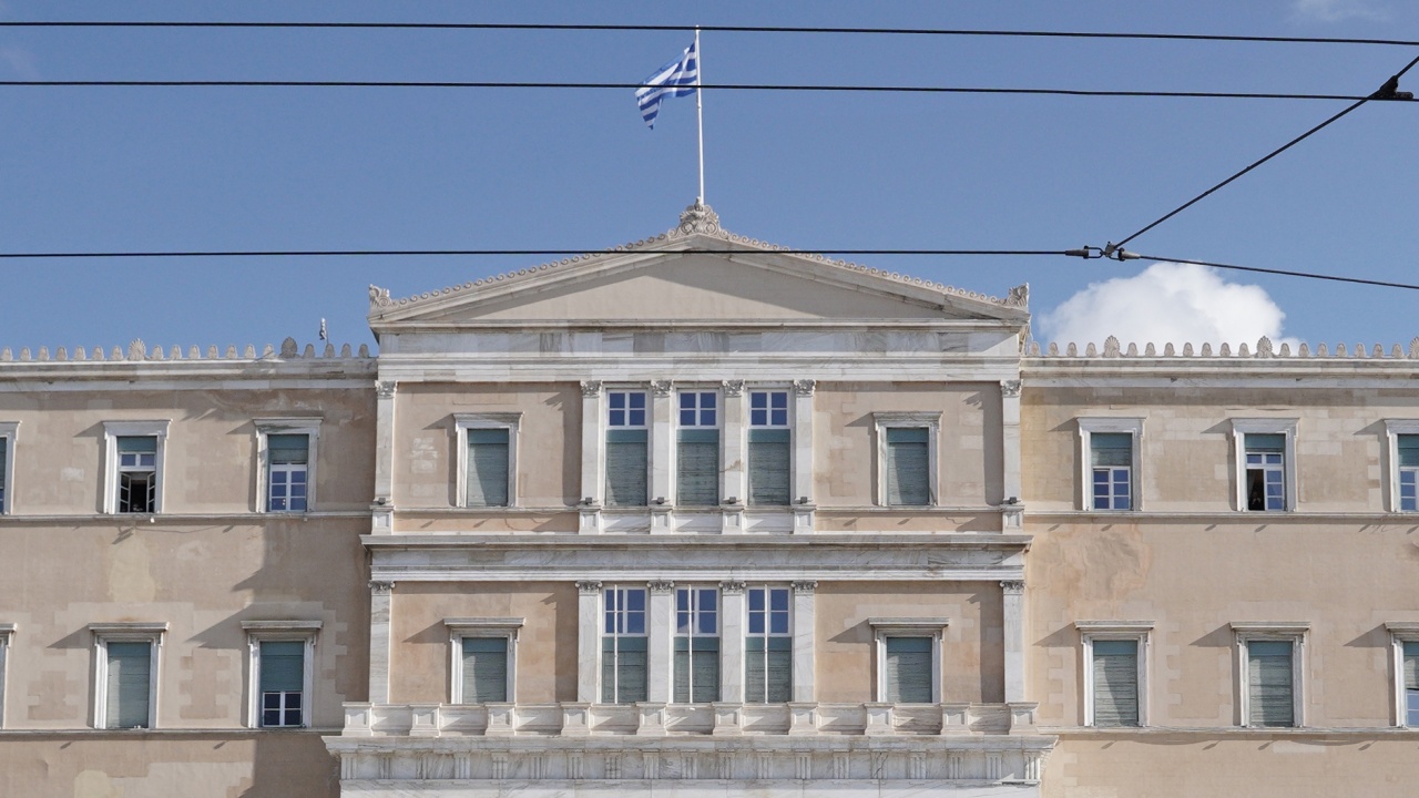 Лидерът на гръцкото опозиционно движение ПАСОК Никос Андрулакис внесе днес