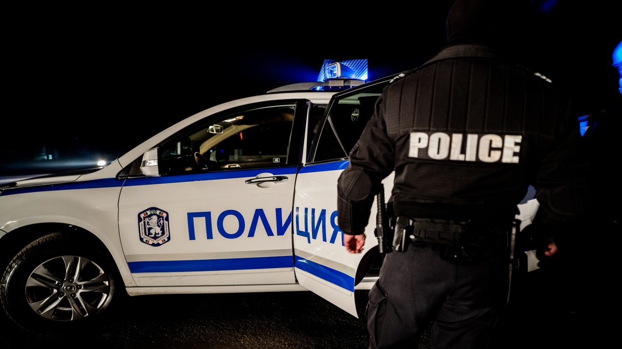 Иззеха над тон контрабанден алкохол в Казанлък, съобщиха от полицията. На 26