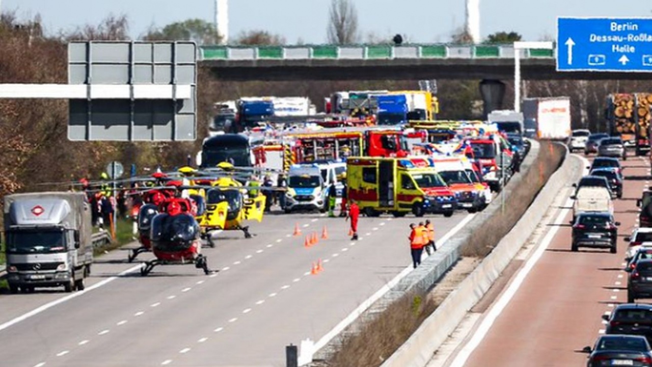 Петима загинали при тежка катастрофа в Германия