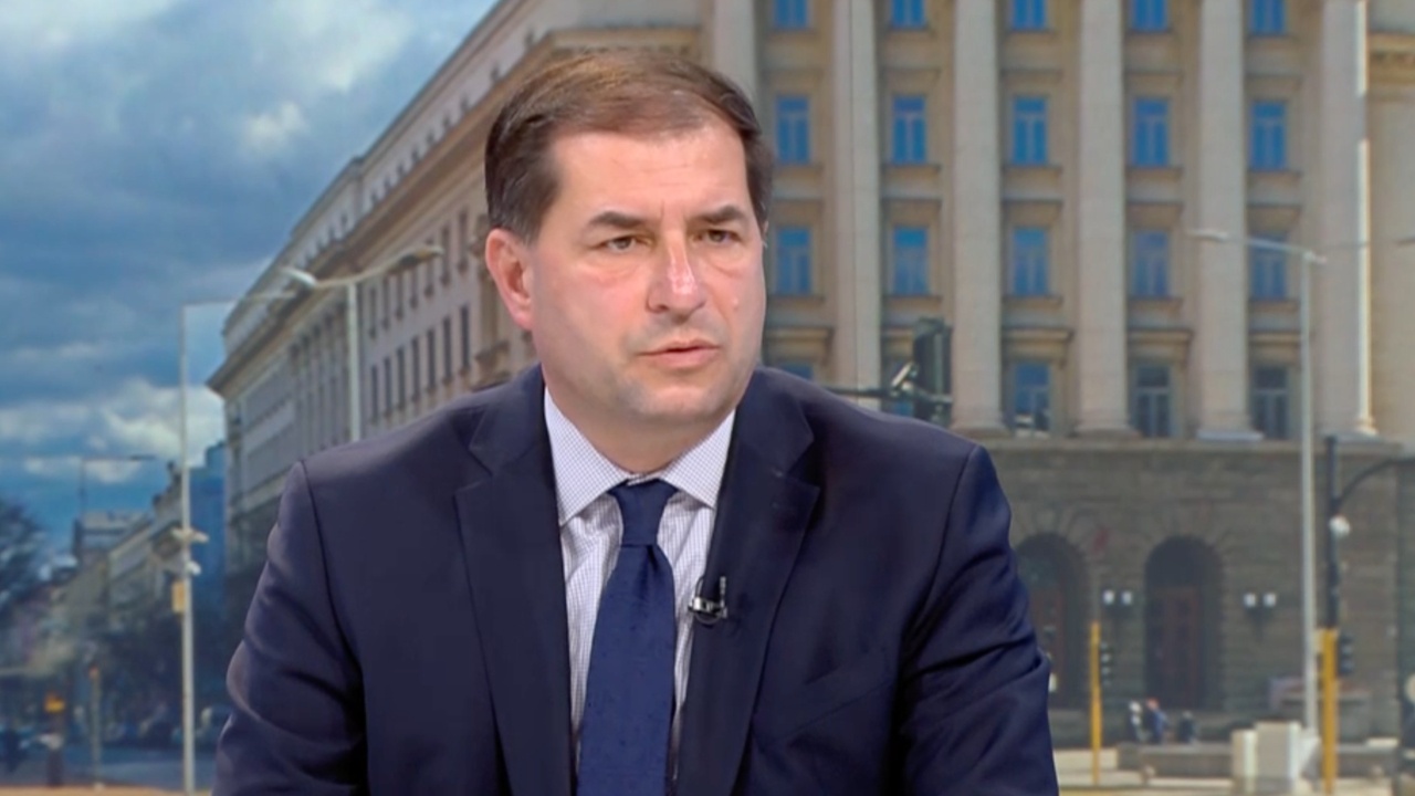Борислав Цеков опроверга Румен Радев: Ако има конституционна криза, тя ще бъде изкуствена