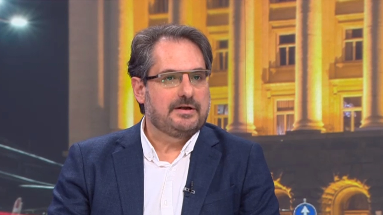 Политологът Даниел Смилов: ГЕРБ и ДПС ни пратиха на избори, но сметките им може да излязат грешни