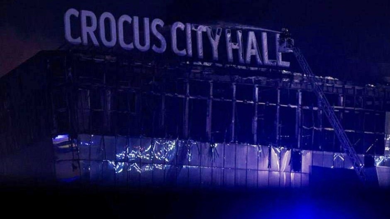 Благотворителен концерт край "Крокус сити хол" започна с минута мълчание в памет на жертвите