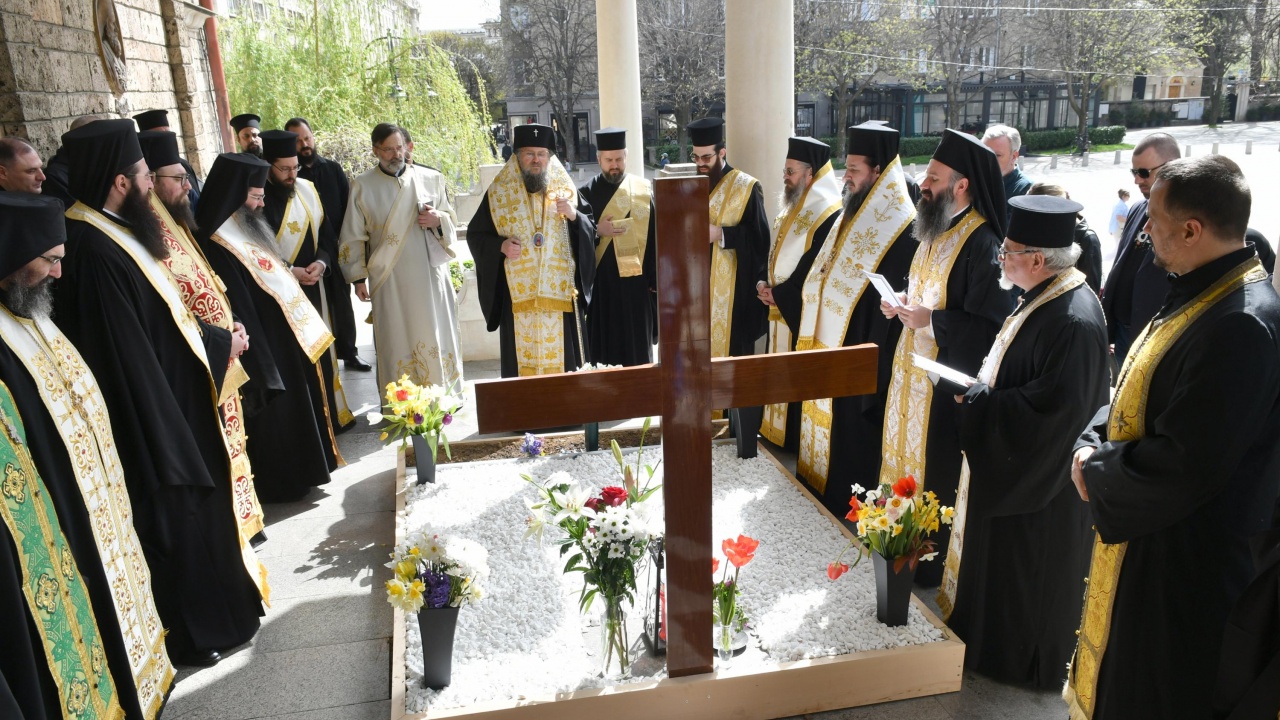 Заупокойна молитва за 20 дни от кончината на патриарх Неофит