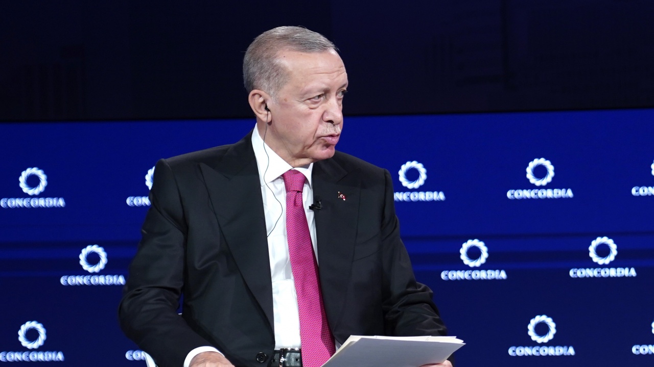 Турски медии: Реджеп Ердоган гони министири след неуспеха на местния вот?