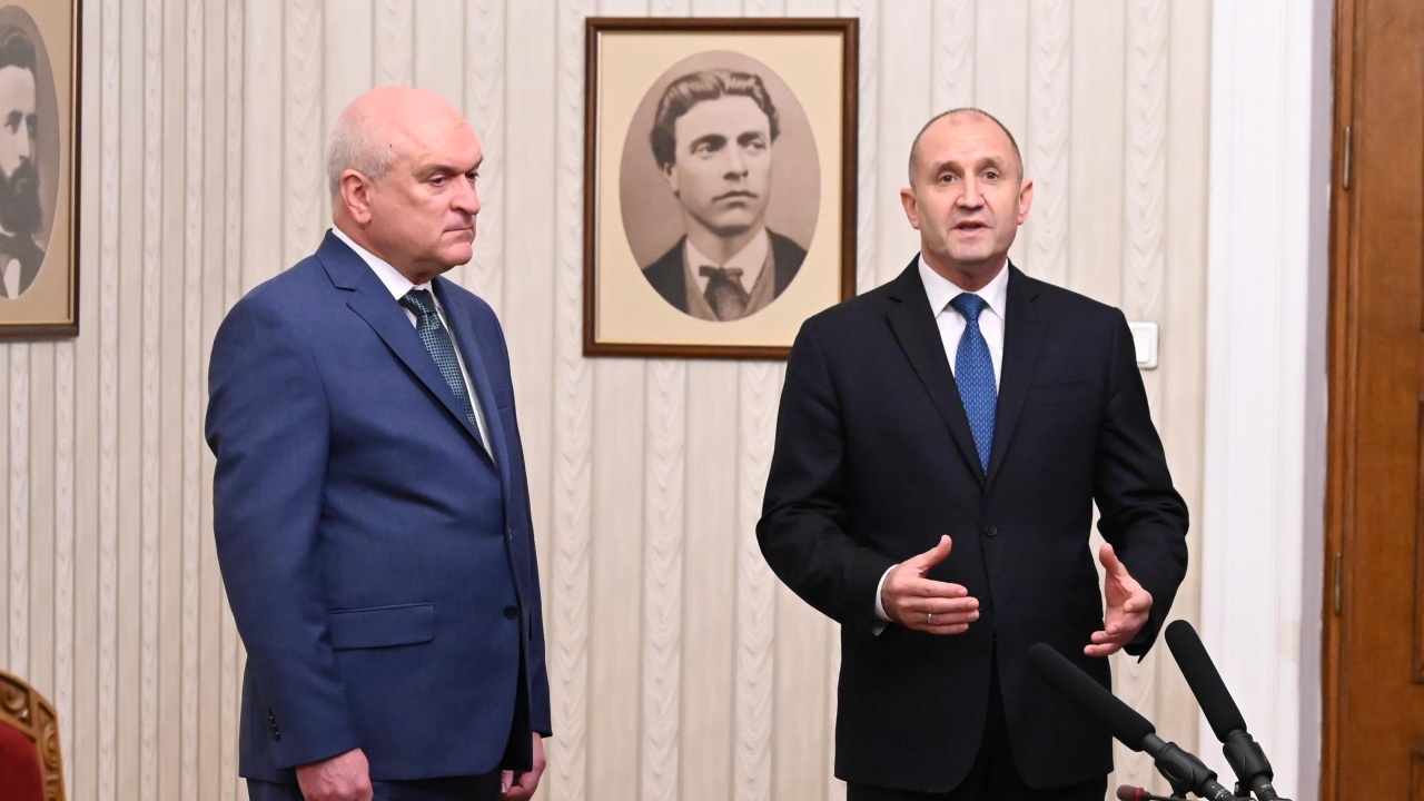 Радев ще проведе консултации с партиите в НС, Главчев ще присъства