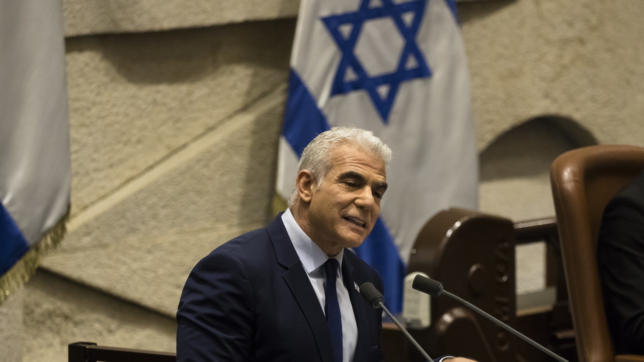 Израелският опозиционен лидер Яир Лапид заминава за разговори във Вашингтон