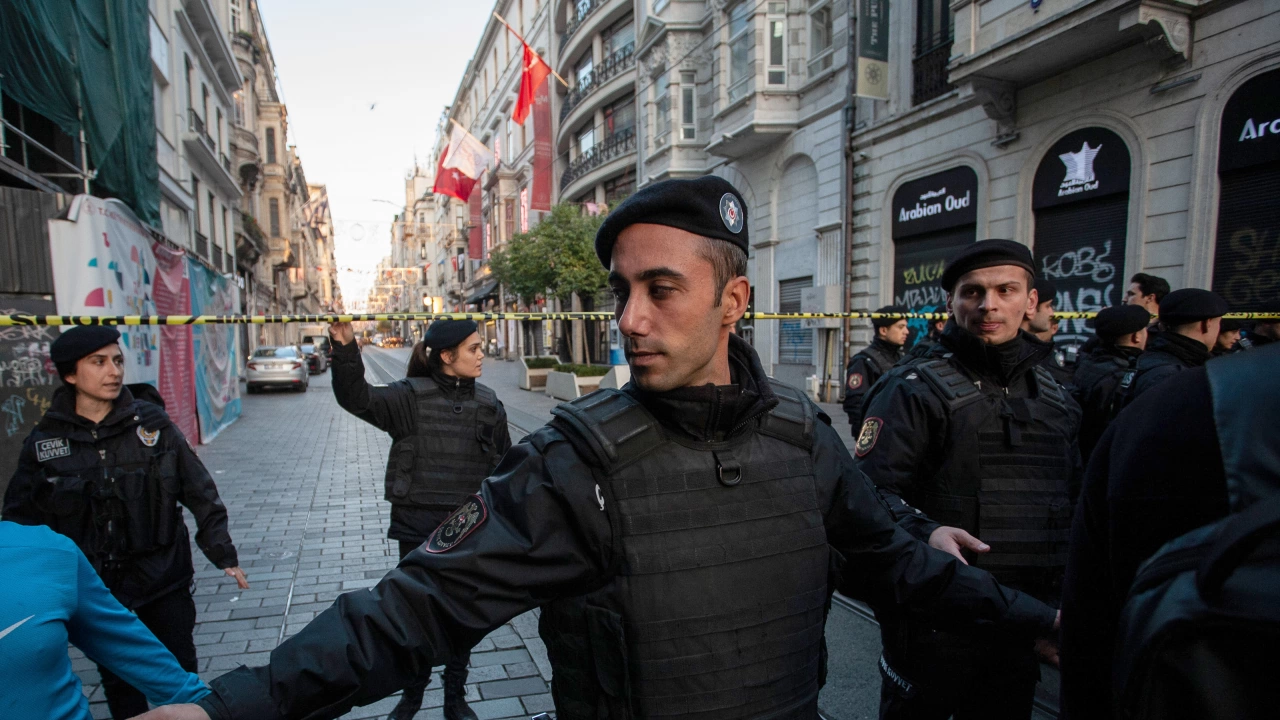 Стрелба бе открита по хотел в истанбулския район Кючюкчекмедже съобщава