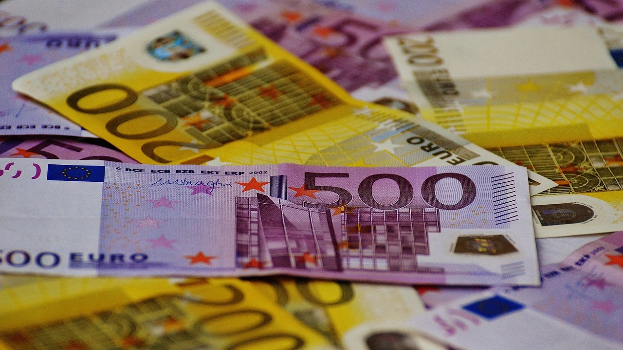Курсът на еврото се върна отново над 1 08 долара в