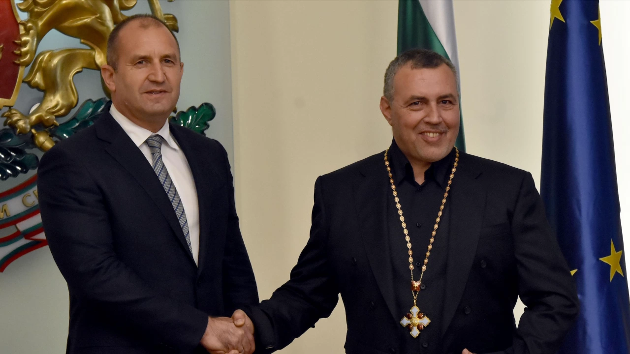Държавният глава поздрави големия български артист и председател на Съюза