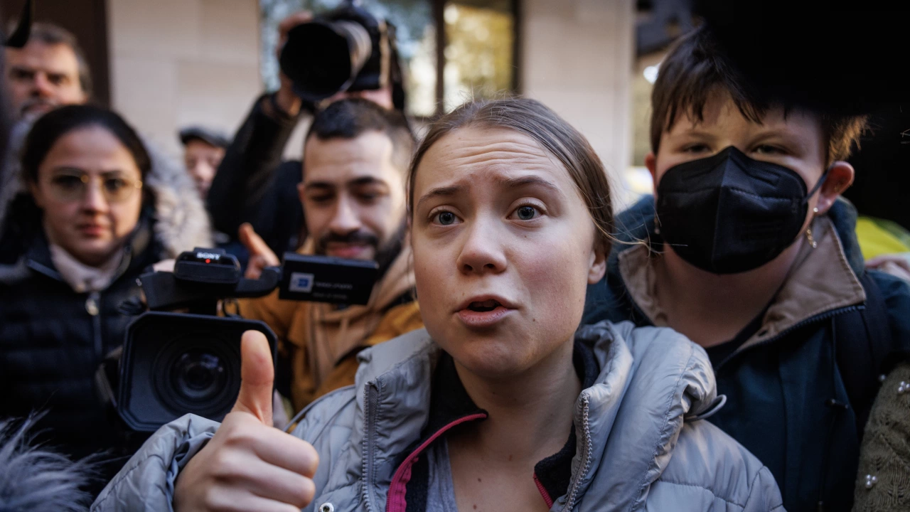 Климатичната активистка беше задържана от холандската полиция след като тя